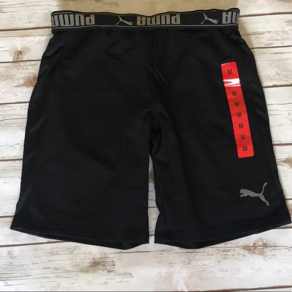 BLOWOUT SALE Puma shorts w/ pockets - Picture 2 of 3